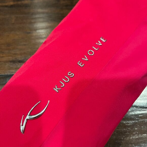 KJUS Women's Evolve Jacket - Picture 5 of 5